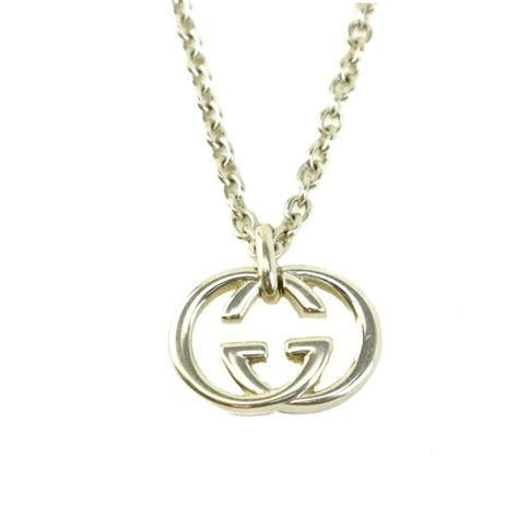 medaillon gucci